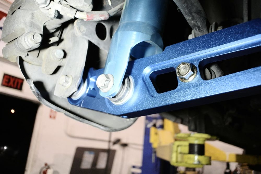Megan Racing Rear Lower Control Arm for 1988-1995 Honda Civic Spherical Bushing - MRS-HA-HC92-V2-II