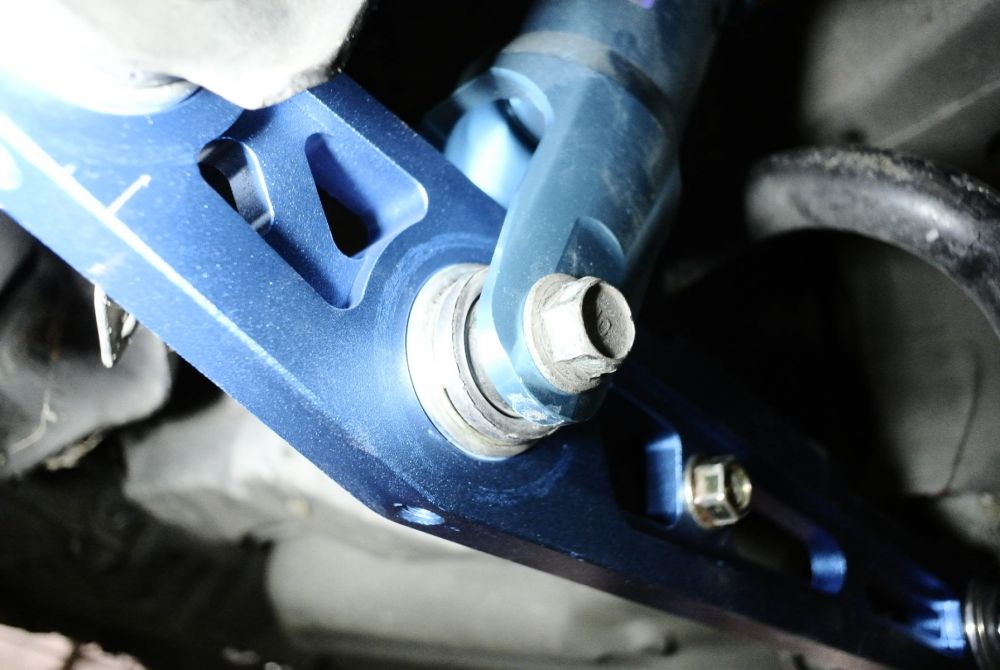 Megan Racing Rear Lower Control Arm for 1994-2001 Acura Integra Spherical Bushing Equipped MRS-HA-HC92-V2