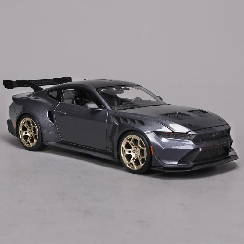 Maisto 2024 Ford USA Mustang GTD 5.2L V8 Coupe Grey 1:18