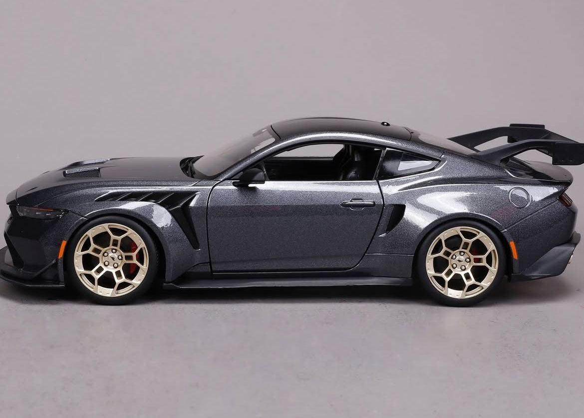 Maisto 2024 Ford USA Mustang GTD 5.2L V8 Coupe Grey 1:18