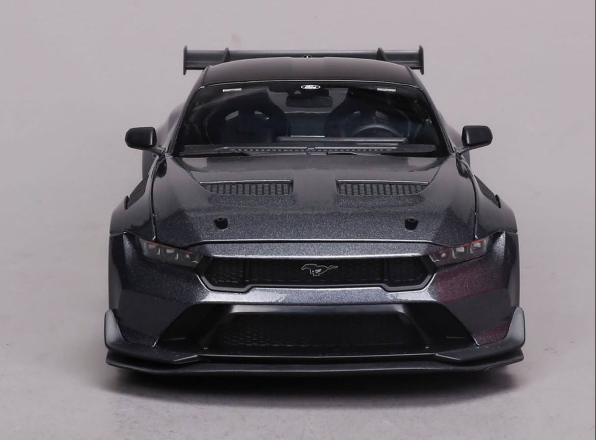 Maisto 2024 Ford USA Mustang GTD 5.2L V8 Coupe Grey 1:18