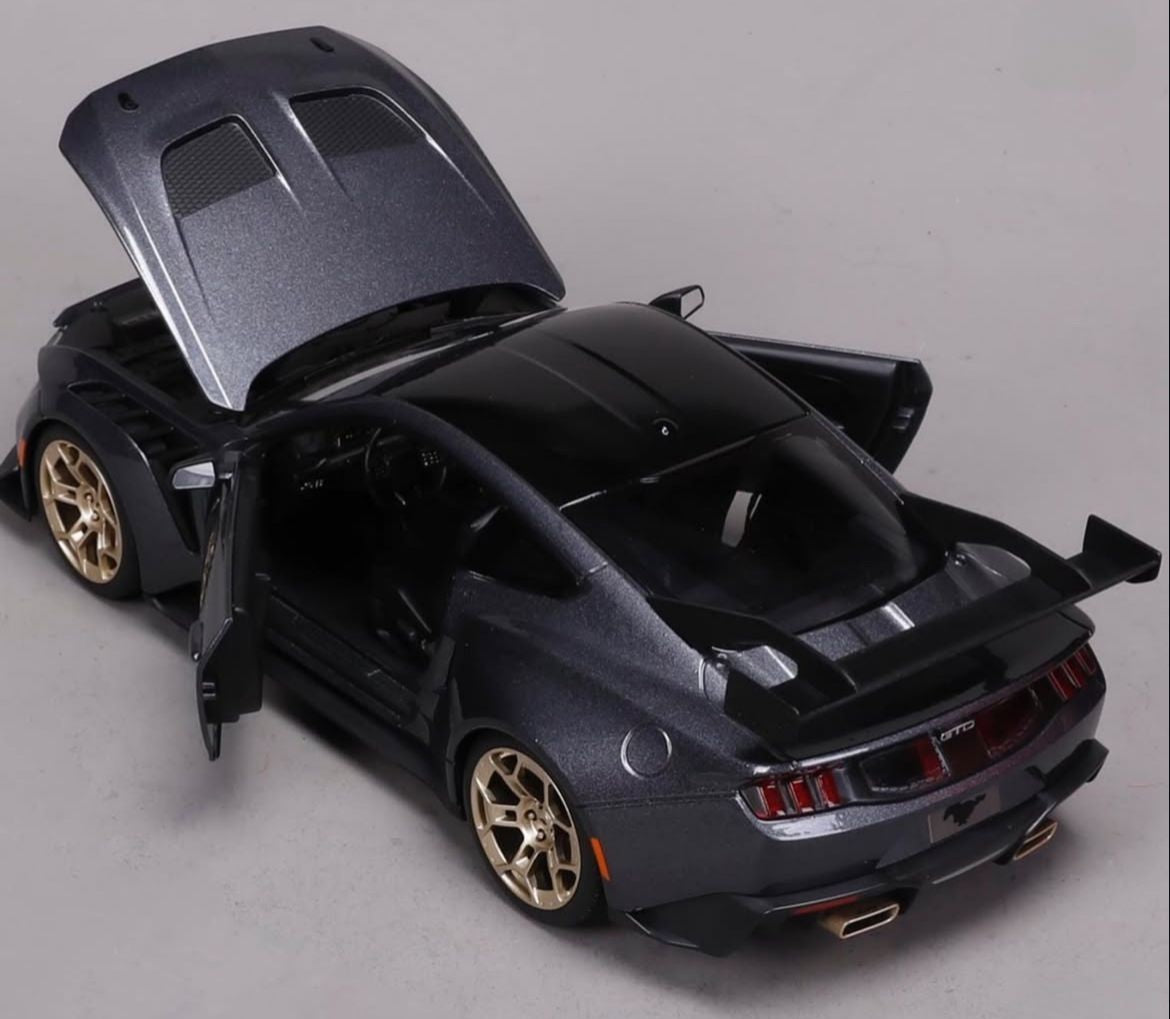 Maisto 2024 Ford USA Mustang GTD 5.2L V8 Coupe Grey 1:18